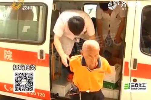 神康免费救治摔锅砸碗打老母亲的53岁“破坏王”